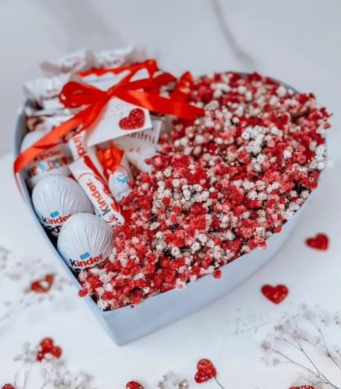 Heart Shape KitKat Box image 02
